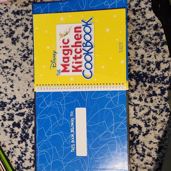 Disney the Magic Kitchen Cookbook - Picture 2 of 5